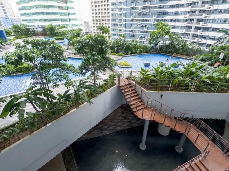 Apartment Air Residences Deluxe Manila